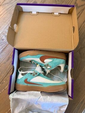 Nike Kids Turquoise, White & Brown Low-Top Sneakers